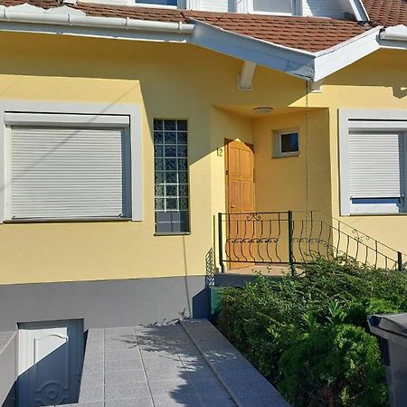 Gaestehaus Neumann Бік Екстер'єр фото